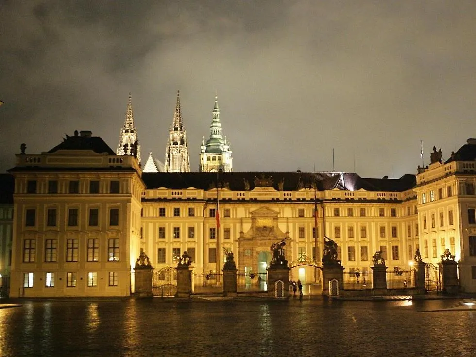 The Bookhouse, 5-Bedroom Residence By Prague Castle